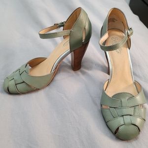 Seychelles heels